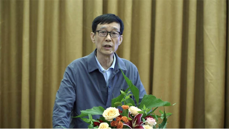 中國書(shū)刊發(fā)行業(yè)協(xié)會(huì )副理事長(cháng)王宏經(jīng)出席會(huì )議并致辭.jpg