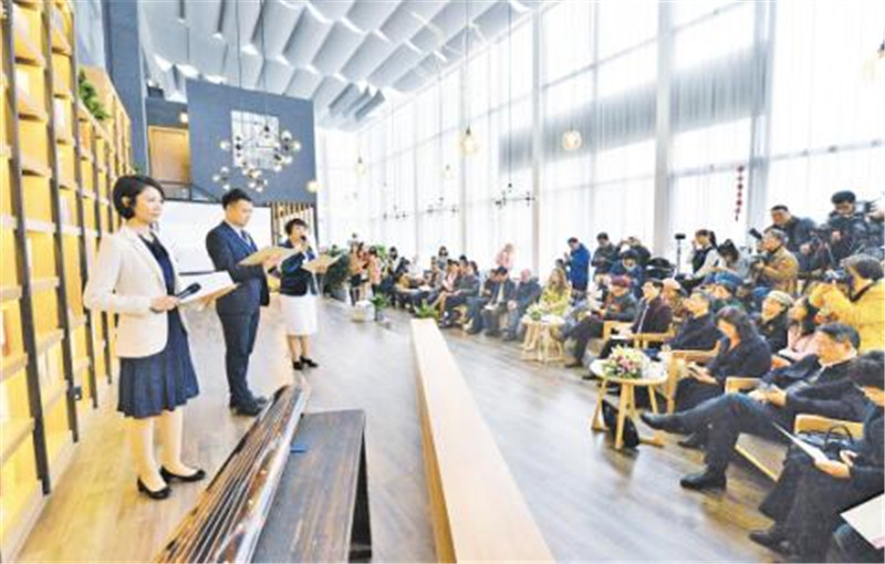 獨秀書(shū)房·陽(yáng)光旅途店華語(yǔ)詩(shī)歌春晚桂林分會(huì )場(chǎng)。 李顯楊 攝.jpg