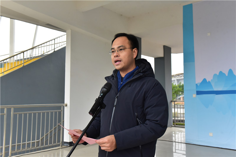 5廣西師范大學(xué)漓江學(xué)院校黨委副書(shū)記、副校長(cháng)鄧志平致歡迎辭（秦念  攝）.JPG