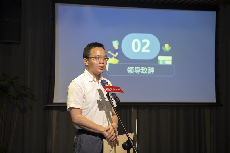 廣西師范大學(xué)出版社集團有限公司黨委副書(shū)記、總編輯湯文輝致辭（攝影：李顯楊）.jpg