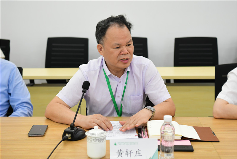 05 集團公司黨委書(shū)記、董事長(cháng)黃軒莊做工作匯報（李顯楊 攝）.jpg